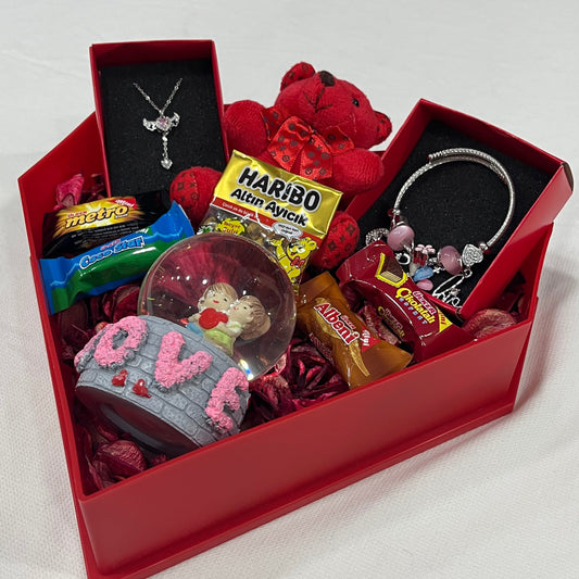 Anne Adayına Hediye Kutusu