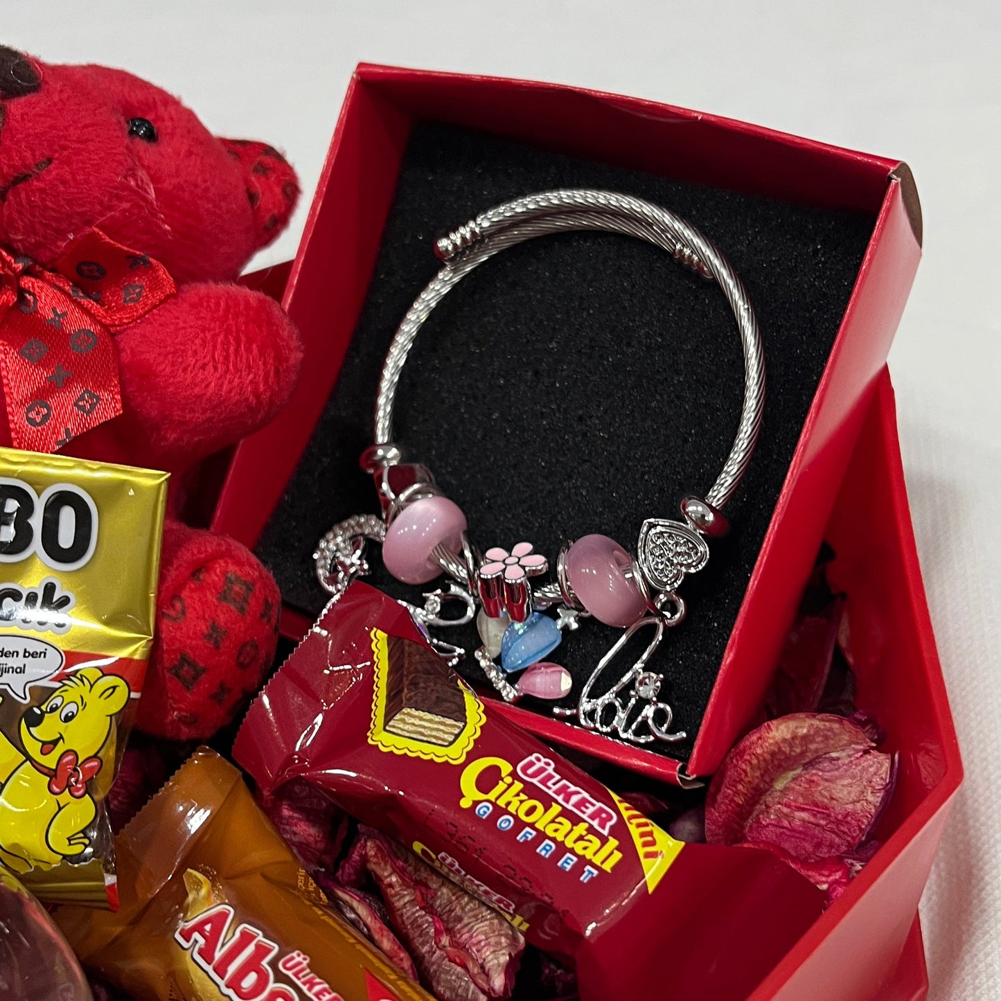 Anne Adayına Hediye Kutusu