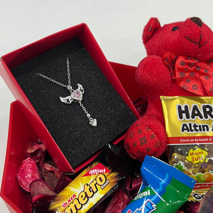 Anne Adayına Hediye Melek Kanatlı Kolye