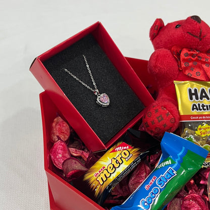 Anne Adayına Hediye Kutusu