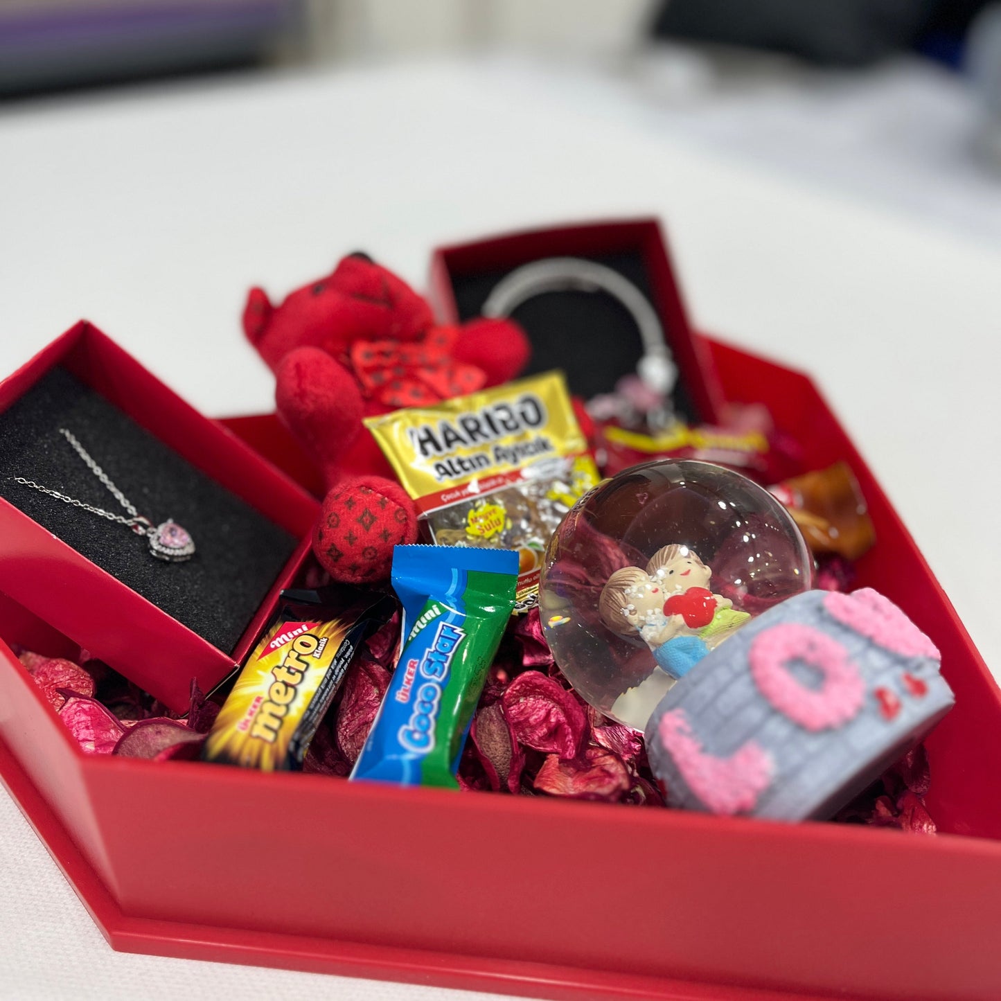 Anne Adayına Hediye Kutusu