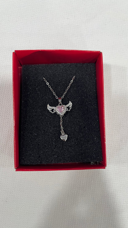 Anne Adayına Hediye Melek Kanatlı Kolye
