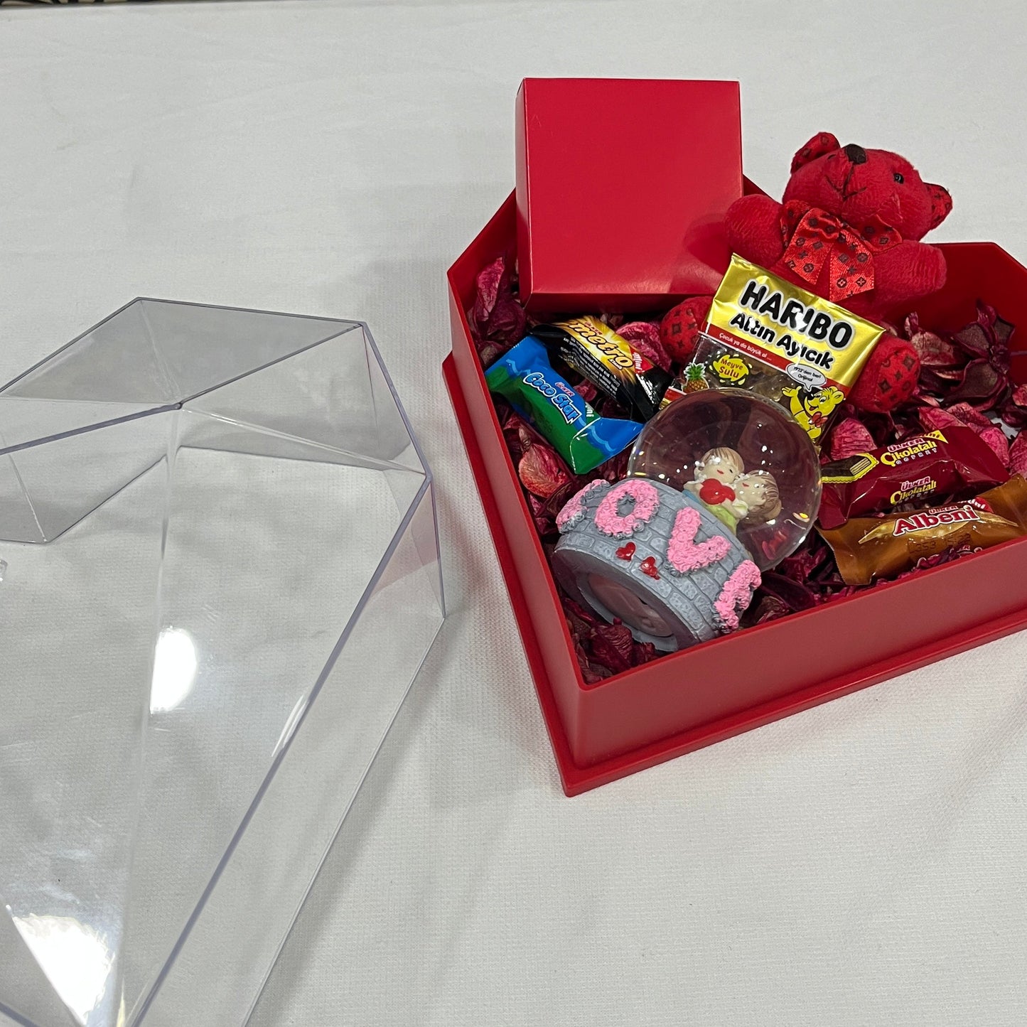 Anne Adayına Hediye Kutusu